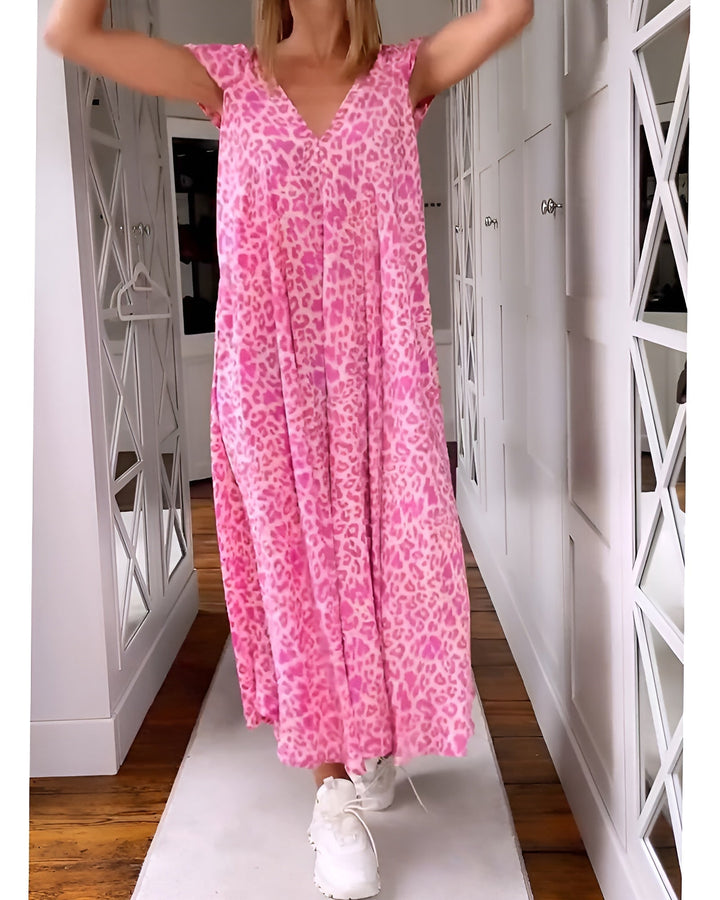 Véronique | Long V-neck dress in leopard print with short sleeves